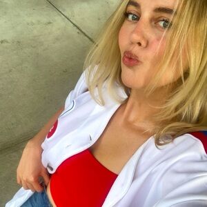 Meet your Posher, Ellie